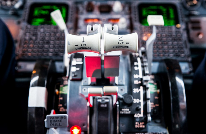 Imagens incríveis fotografadas da cabine do avião por um piloto alemão