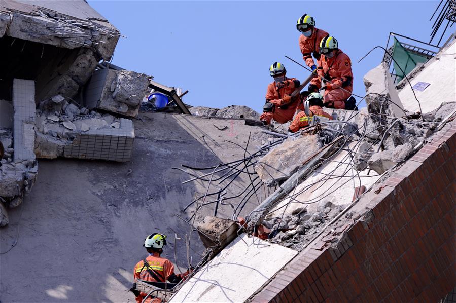 Sobe para 41 o número de mortes no terremoto em Taiwan