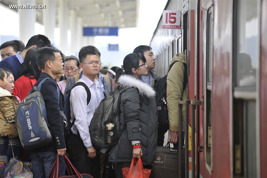 Trens chineses batem recorde diário de passageiros
