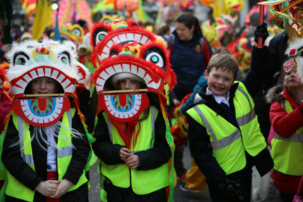 Londres marca a chegada do Ano Novo Chinês com a maior festa fora da Ásia