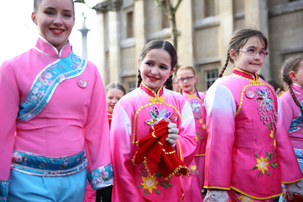 Londres marca a chegada do Ano Novo Chinês com a maior festa fora da Ásia