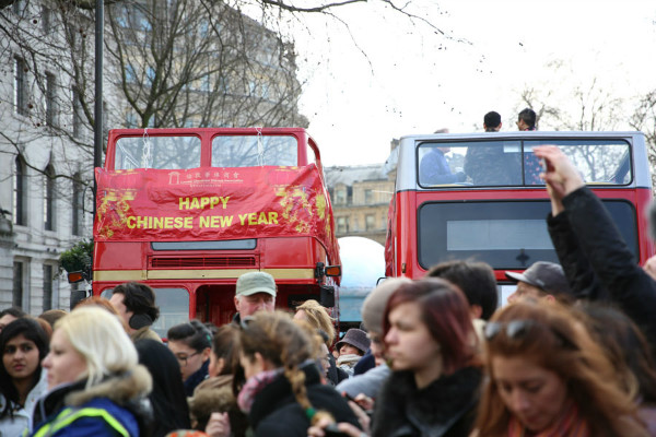 Londres marca a chegada do Ano Novo Chinês com a maior festa fora da Ásia