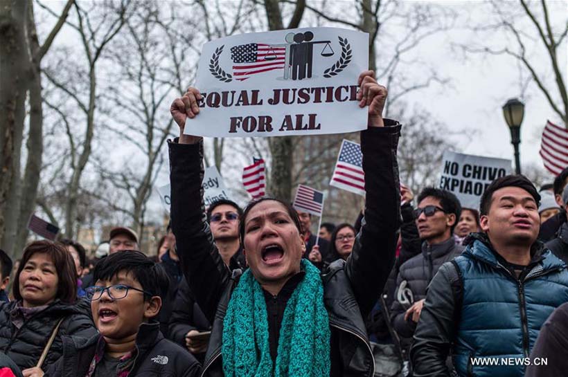 Milhares protestam em São Francisco contra acusação do policial norte-americano de descendência chinesa