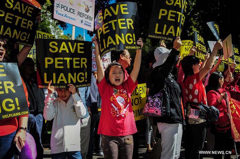 Milhares protestam em São Francisco contra acusação do policial norte-americano de descendência chinesa