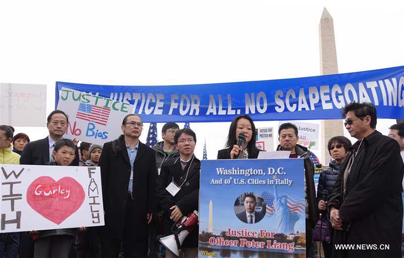 Milhares protestam em São Francisco contra acusação do policial norte-americano de descendência chinesa