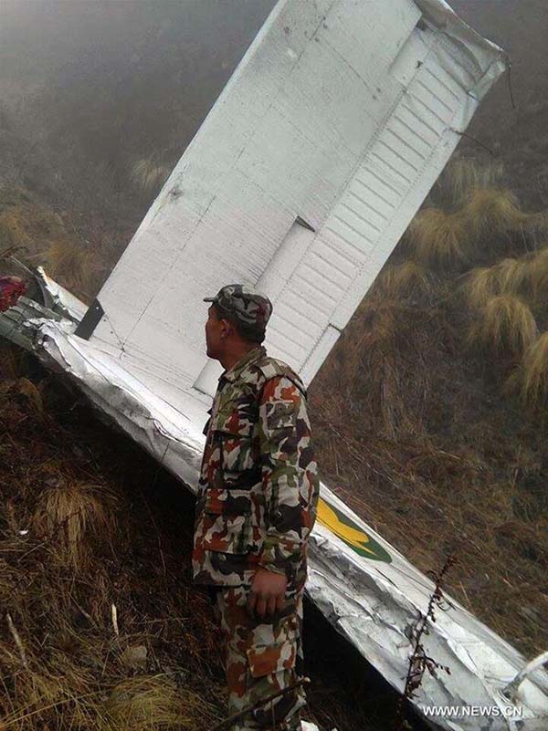 Confirmado acidente do avião do Nepal
