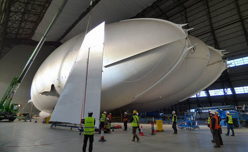 Maior dirigível do mundo fará voo teste em março