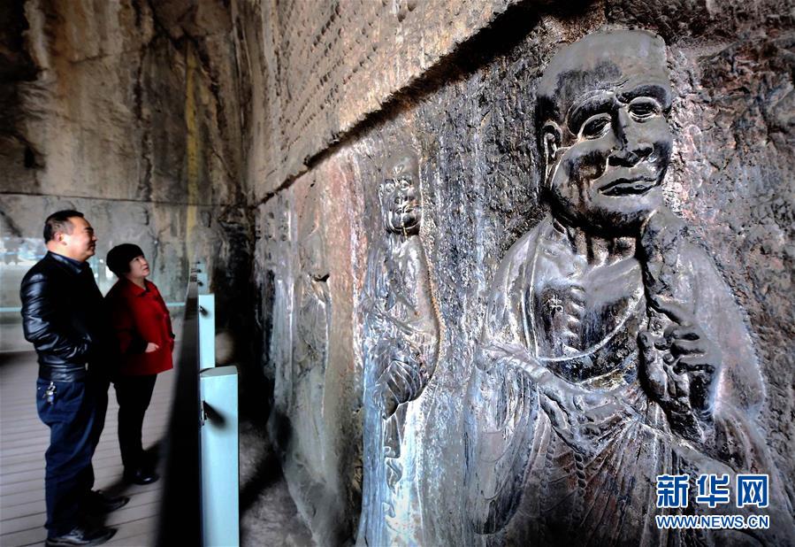 Grutas Longmen abrem nova caverna budista
