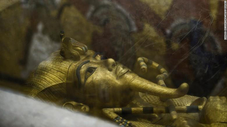 Examinação confirma a existência de quartos escondidos no túmulo do rei Tutancámon