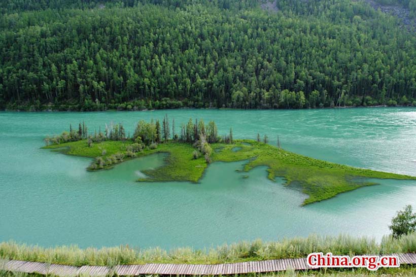 Paisagem do Lago Kanas em Xinjiang