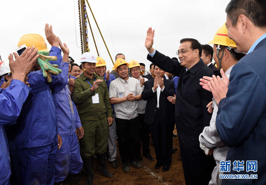 Primeiro-ministro chinês pede esforços para desenvolver nova economia