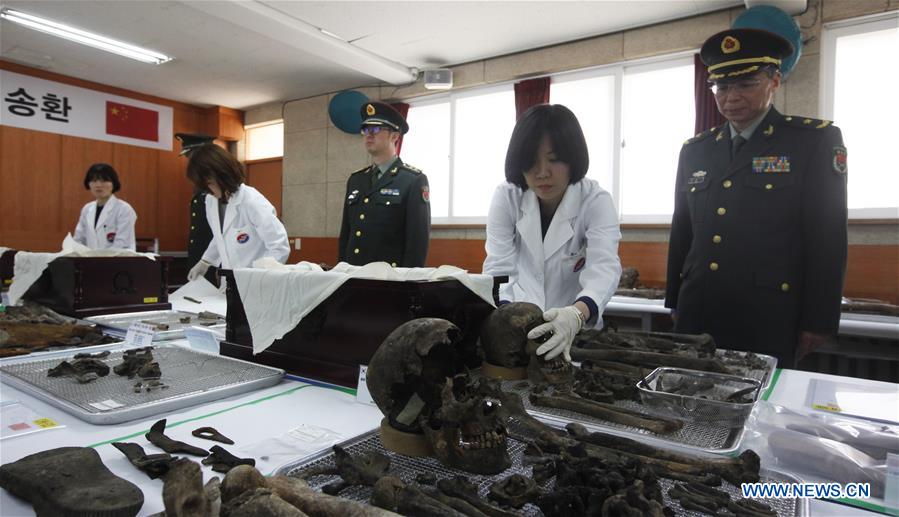 Restos mortais de soldados chineses mortos na Guerra da Coreia transladados para a China