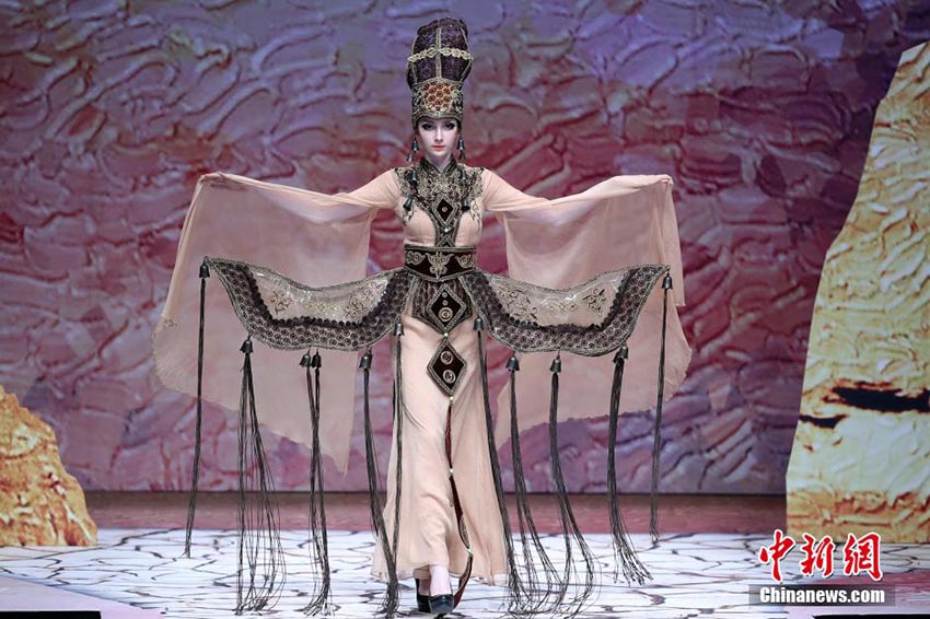 Semana Internacional de Moda da China é inaugurada em Beijing