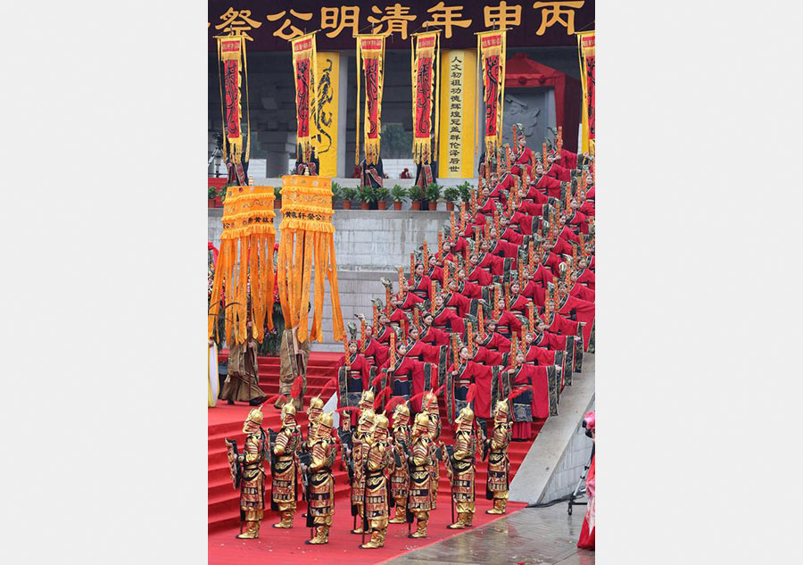 Milhares prestam homenagem ao Imperador Amarelo no Festival de Qingming