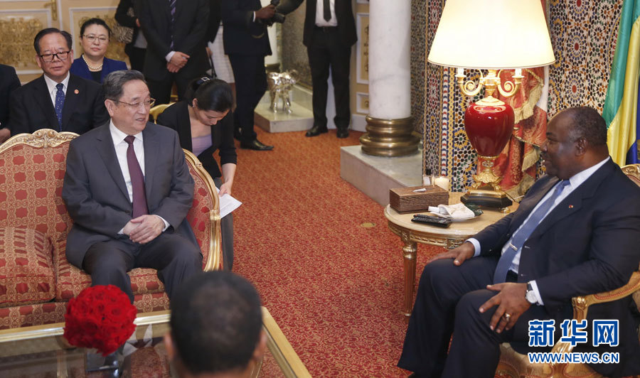 Mais alto assessor político chinês reúne-se com presidente do Gabão sobre relações bilaterais