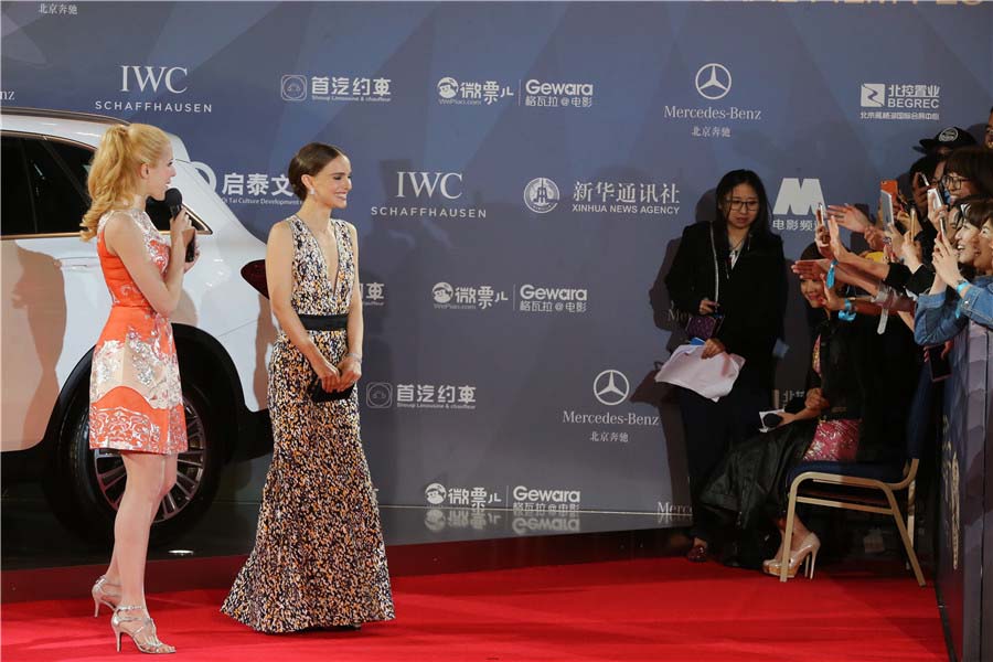 Estrelas comparecem ao 6º Festival Internacional de Cinema de Beijing