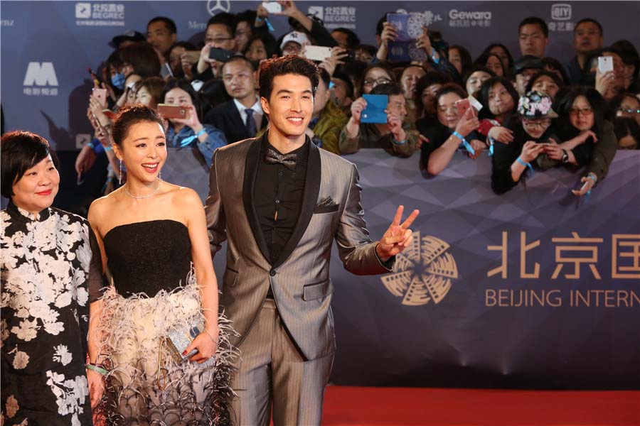 Estrelas comparecem ao 6º Festival Internacional de Cinema de Beijing
