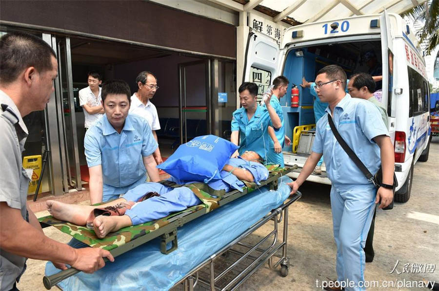 EPL realiza missão histórica de assistência médico-hospitalar no Mar do Sul da China