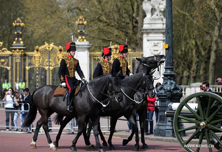 90º aniversário da rainha britânica Elizabeth II celebrado em Londres