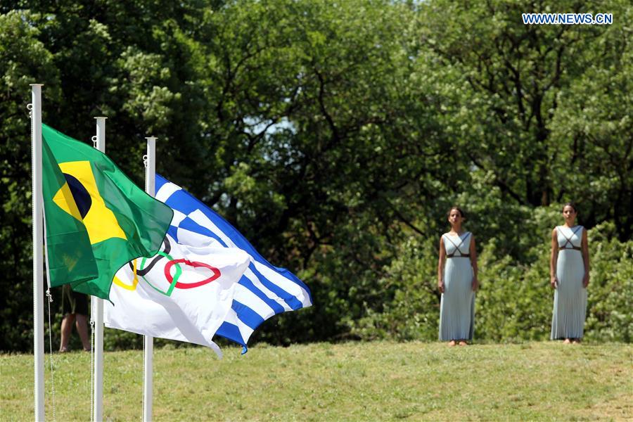 Chama dos Jogos do Rio acesa no local de origem da olimpíada
