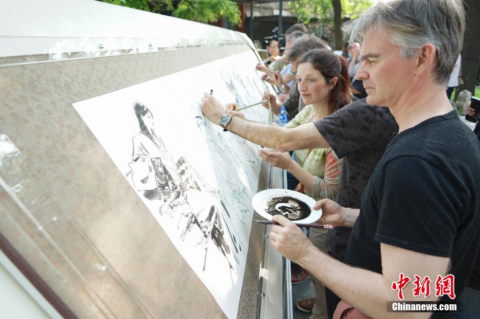 Cartunistas estrangeiros pintam Beijing