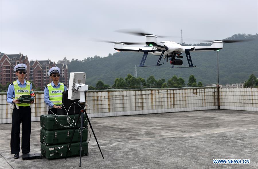 Drones monitorizam o tráfego durante o Dia do Trabalhador no sul da China