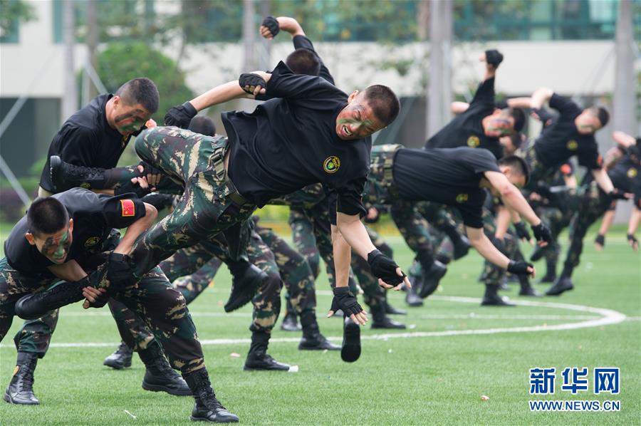 Divisão militar em Macau do ELP realiza atividade durante o Dia do Trabalhador