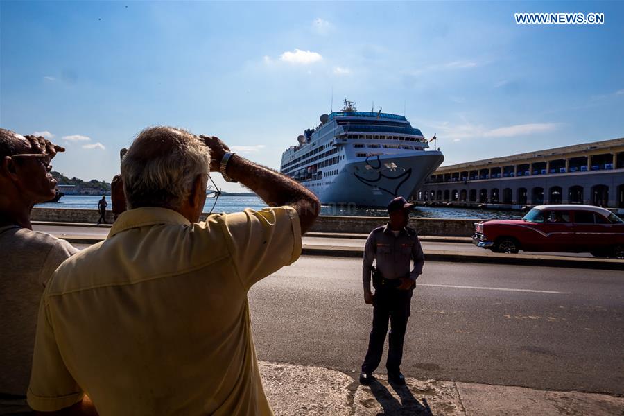 Cruzeiro americano atraca em Cuba pela primeira vez em cinco décadas