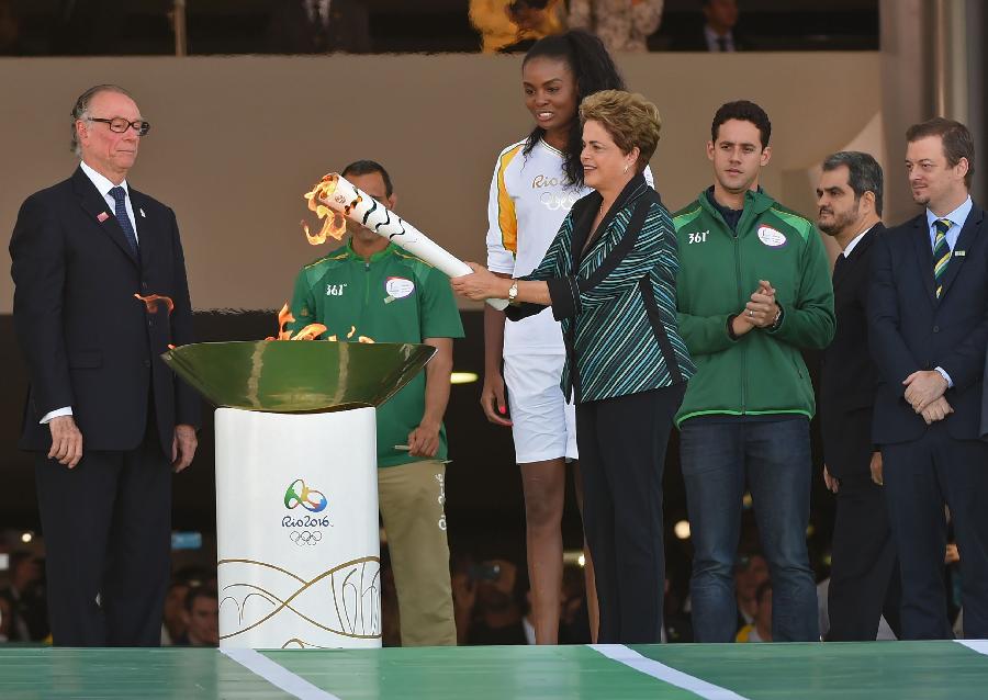 Rio 2016: Tocha olímpica do Rio 2016 começa giro de 95 dias pelo Brasil