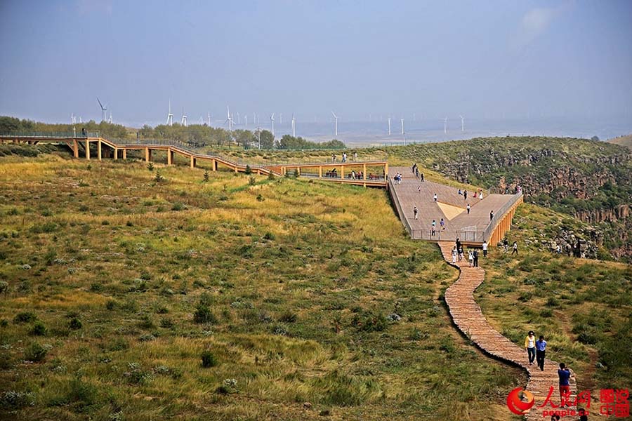 Rodovia de Hebei envolta em paisagens sublimes começa a cobrar ingressos de entrada