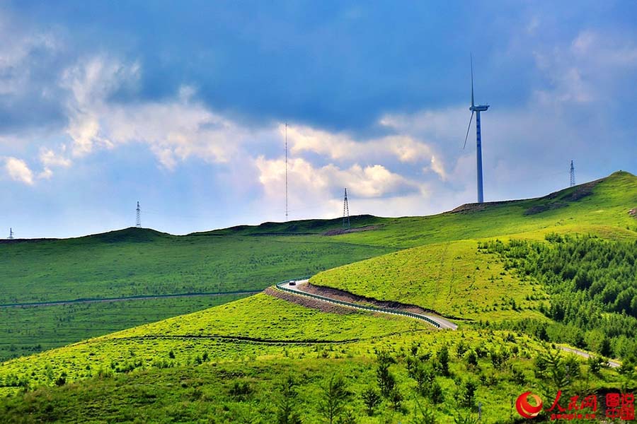 Rodovia de Hebei envolta em paisagens sublimes começa a cobrar ingressos de entrada