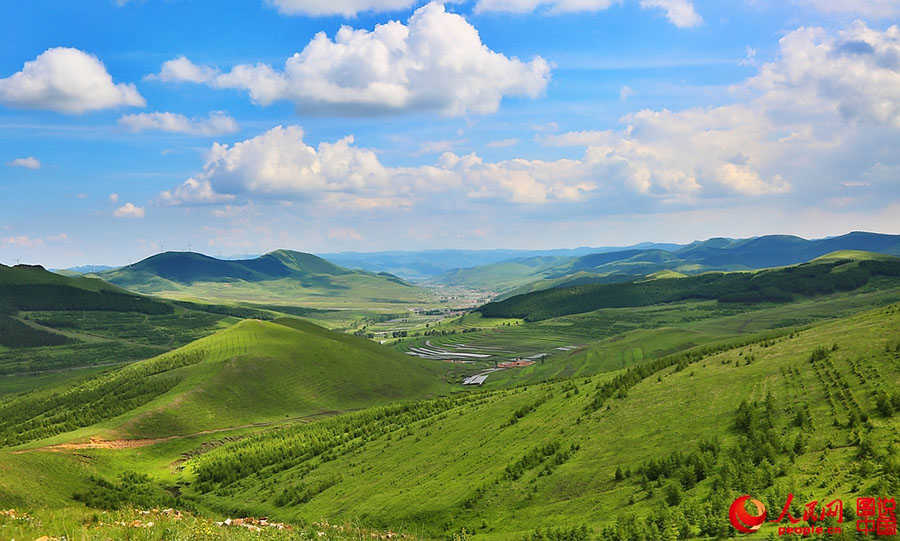 Rodovia de Hebei envolta em paisagens sublimes começa a cobrar ingressos de entrada