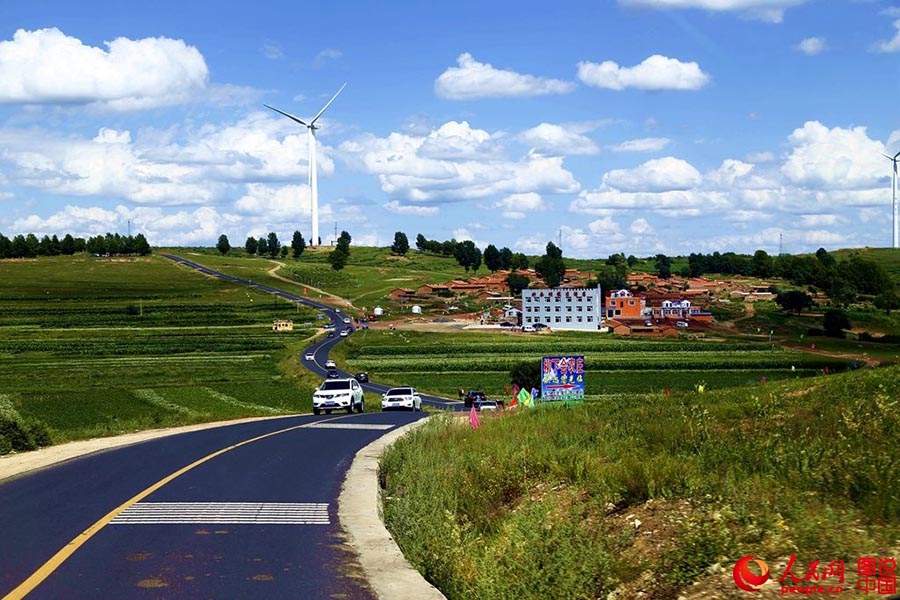 Rodovia de Hebei envolta em paisagens sublimes começa a cobrar ingressos de entrada