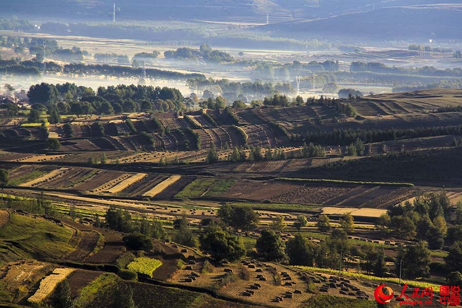 Rodovia de Hebei envolta em paisagens sublimes começa a cobrar ingressos de entrada