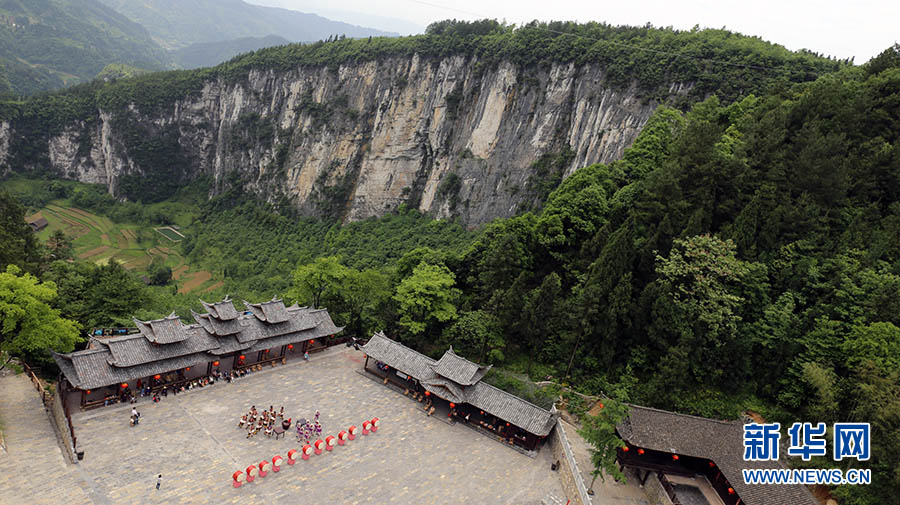 Drone fotografa “coração de terra” no oeste da China