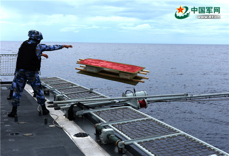 Marinha chinesa realiza manobras táticas com munição real
