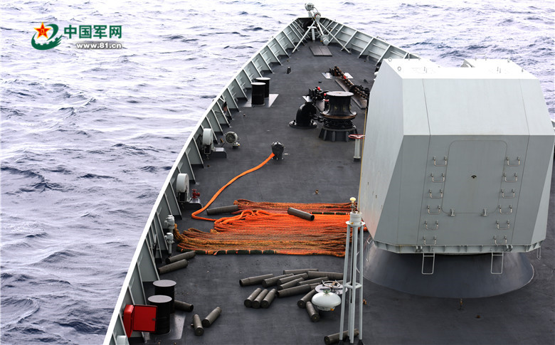 Marinha chinesa realiza manobras táticas com munição real