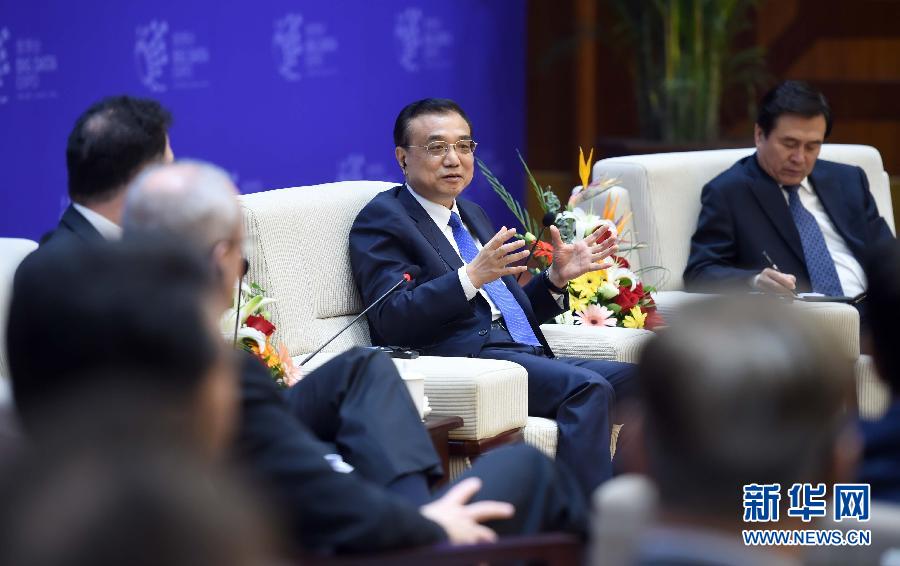 Primeiro-ministro insta empresários chineses a se atualizarem