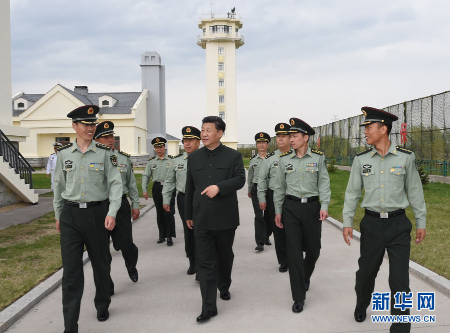 Presidente chinês inspeciona tropas no nordeste da China