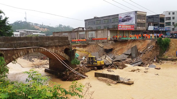 Inundações no sul da China deixam oito mortos