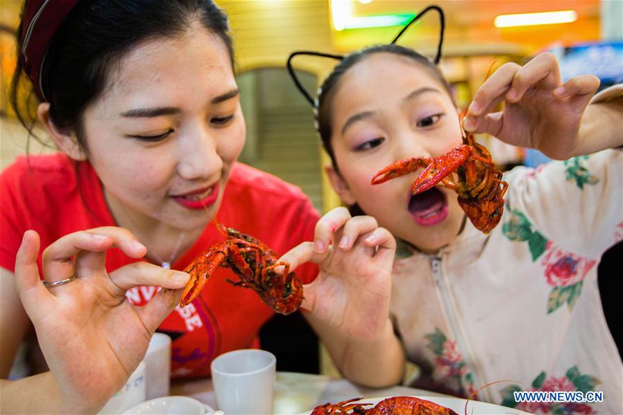 Festival internacional da lagosta no leste da China