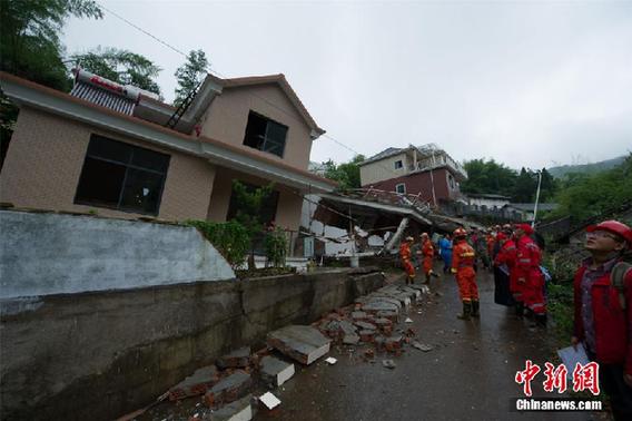 Deslizamento de terra deixa três mortos e três desaparecidos no leste da China