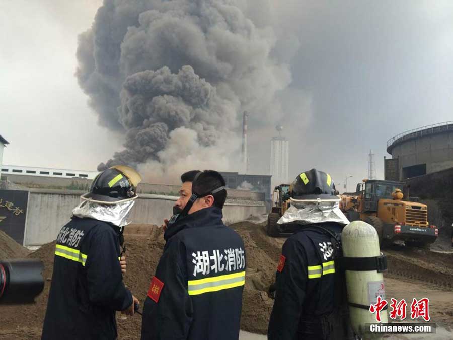 Incêndio atinge usina química no centro da China; não há relatos de mortes