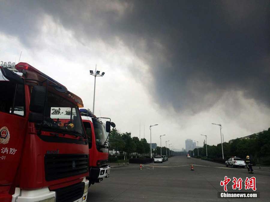 Incêndio atinge usina química no centro da China; não há relatos de mortes