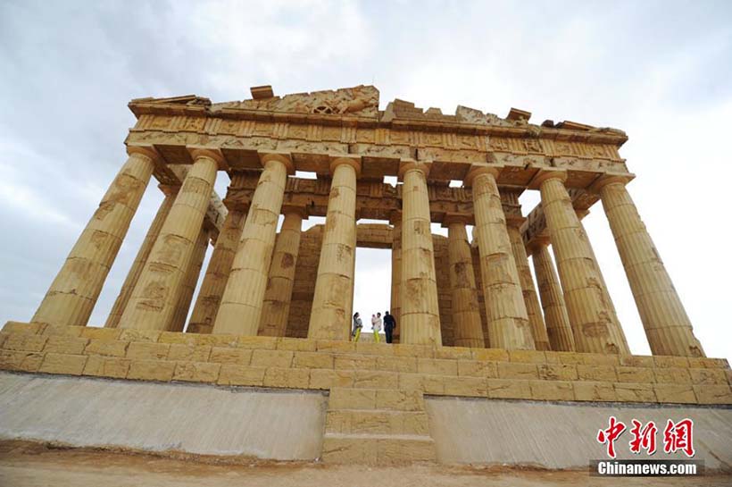 “Esfinge” e “Partenon” atraem turistas no noroeste da China