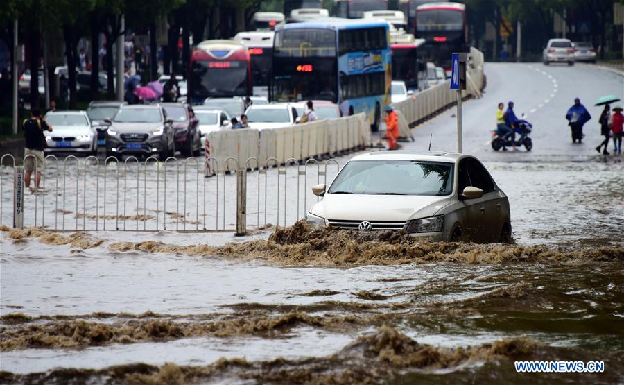 Tempestade atinge centro da China