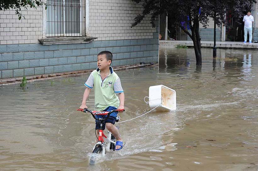Chuva torrencial atinge cidade no centro da China