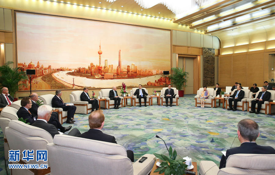 Premiê da China diz que país continua atrativo para investimento estrangeiro