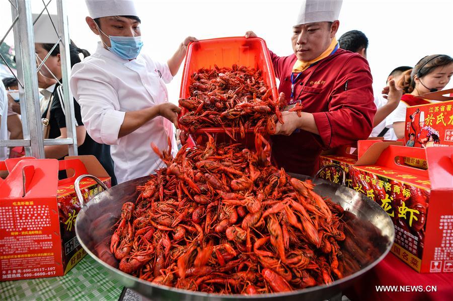 Província no leste da China realiza semana da lagosta