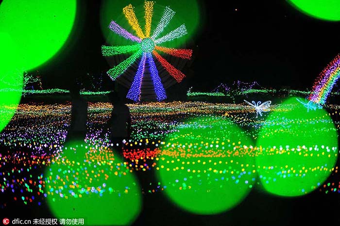 Milhões de LEDs criam mundo de fantasia no noroeste da China